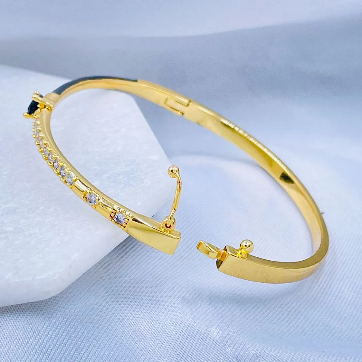 Black Spinel Cubic Zirconia Slim Pear Enamel 18K Gold Cuff Bracelet For Women