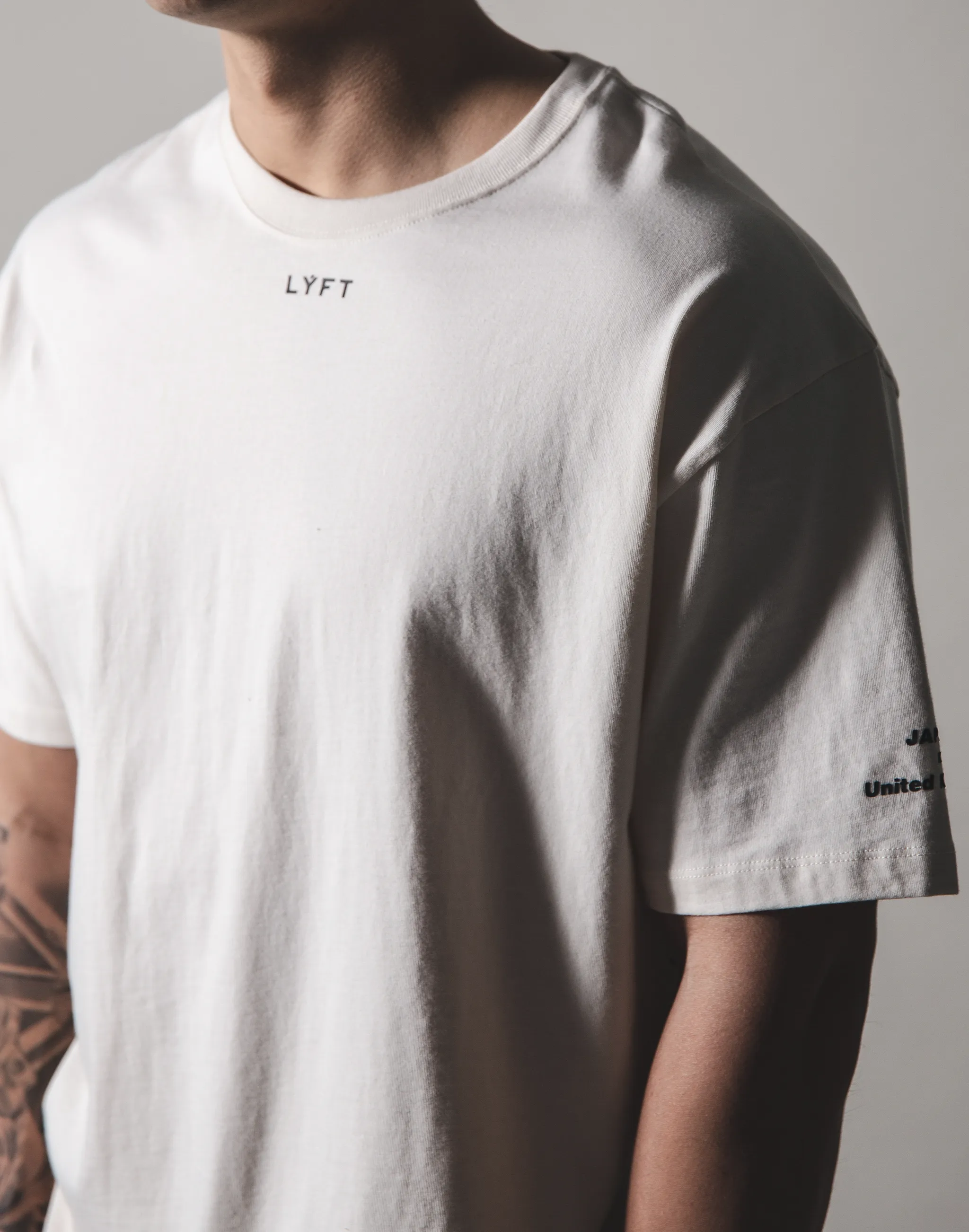 BORN TO LÝFT Big T-Shirt - Off White