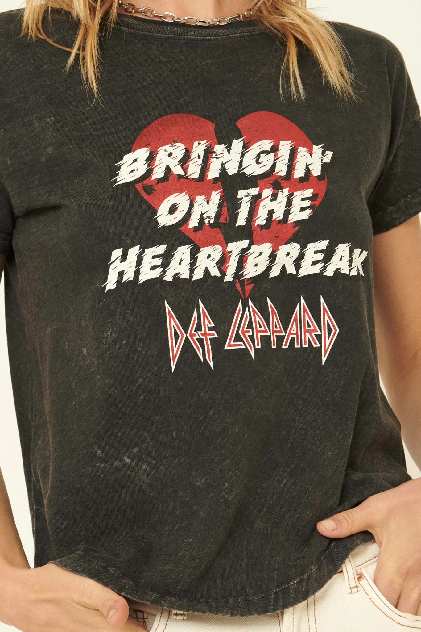 Def Leppard Heartbreak Vintage Graphic Tee