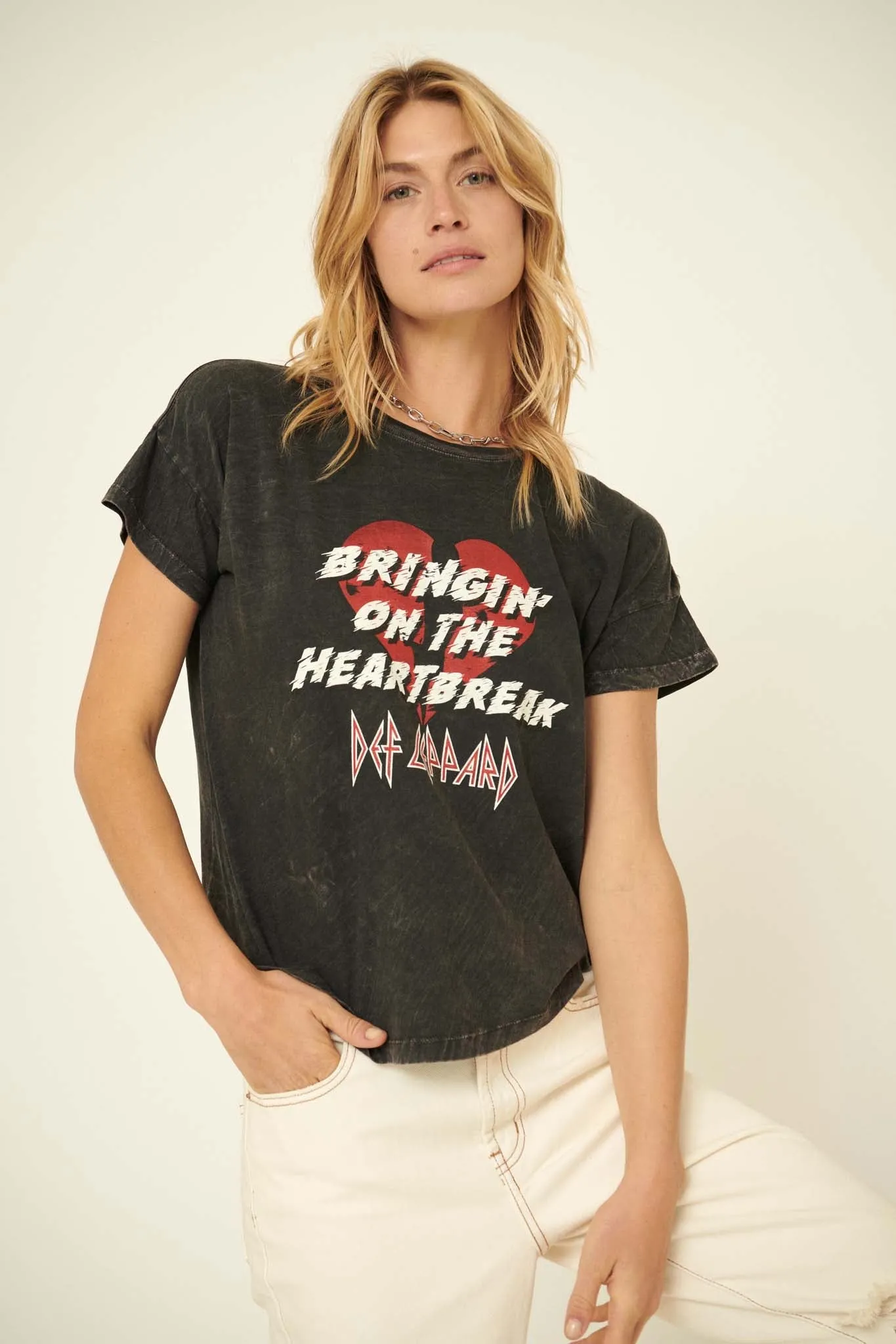 Def Leppard Heartbreak Vintage Graphic Tee